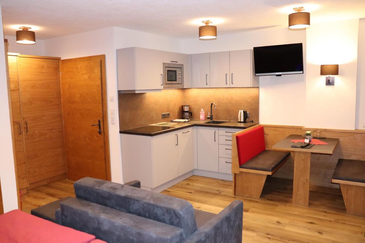 Apartamento Haus Alpenflora Flirsch Exterior foto