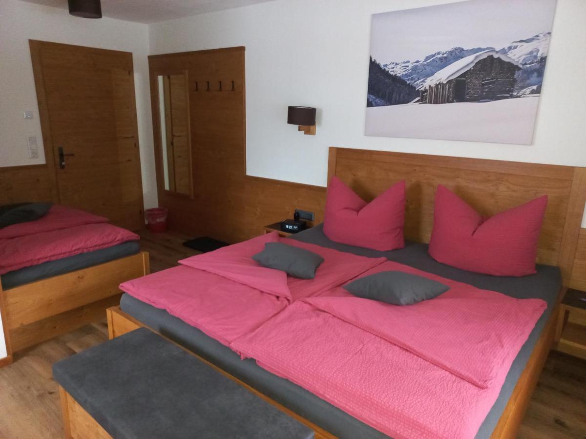 Apartamento Haus Alpenflora Flirsch Exterior foto