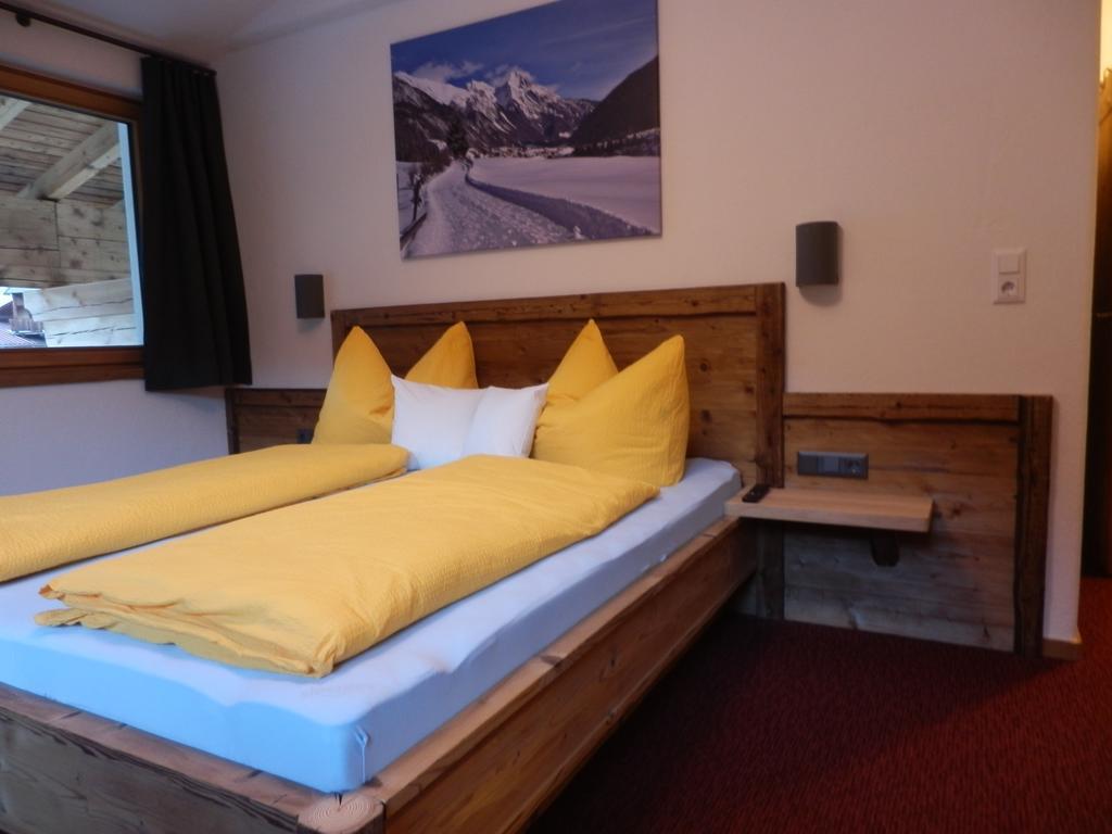 Apartamento Haus Alpenflora Flirsch Exterior foto