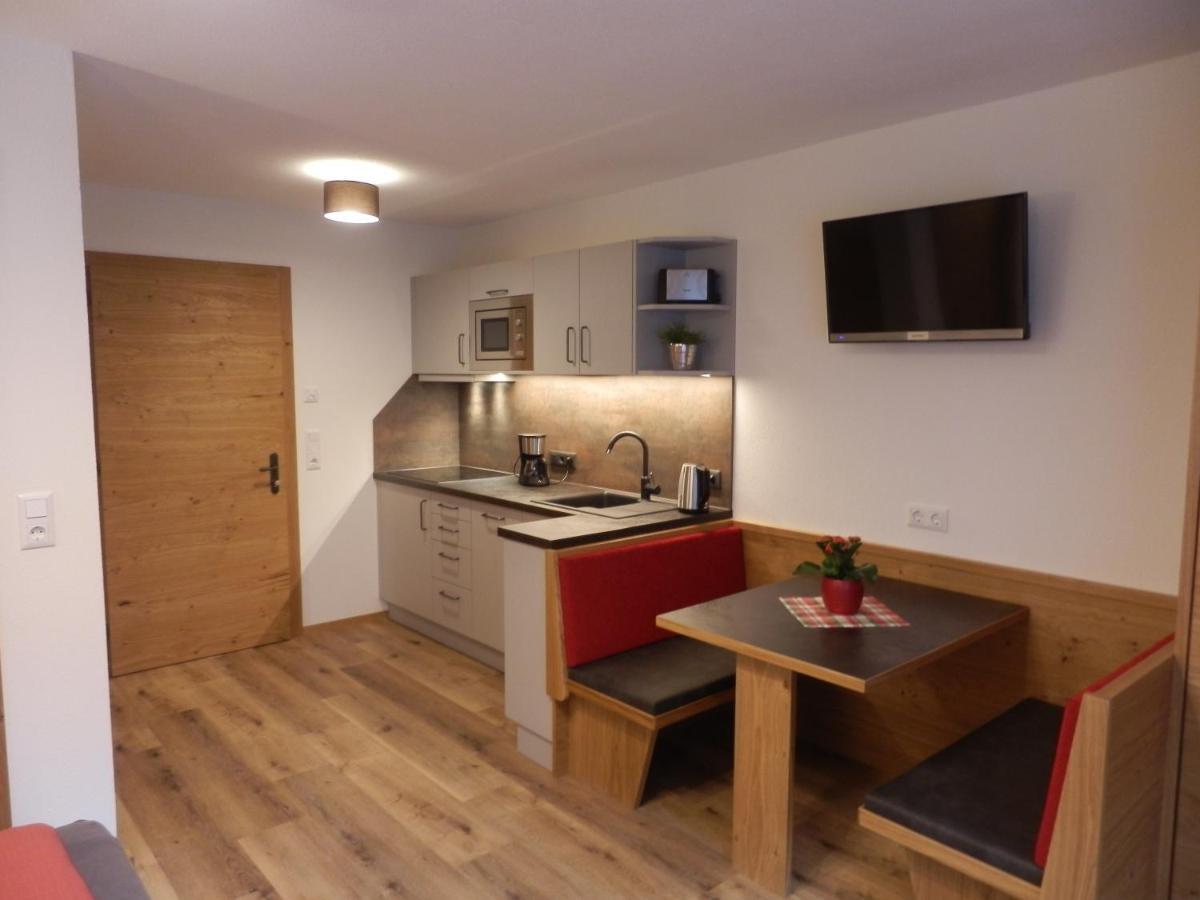 Apartamento Haus Alpenflora Flirsch Exterior foto