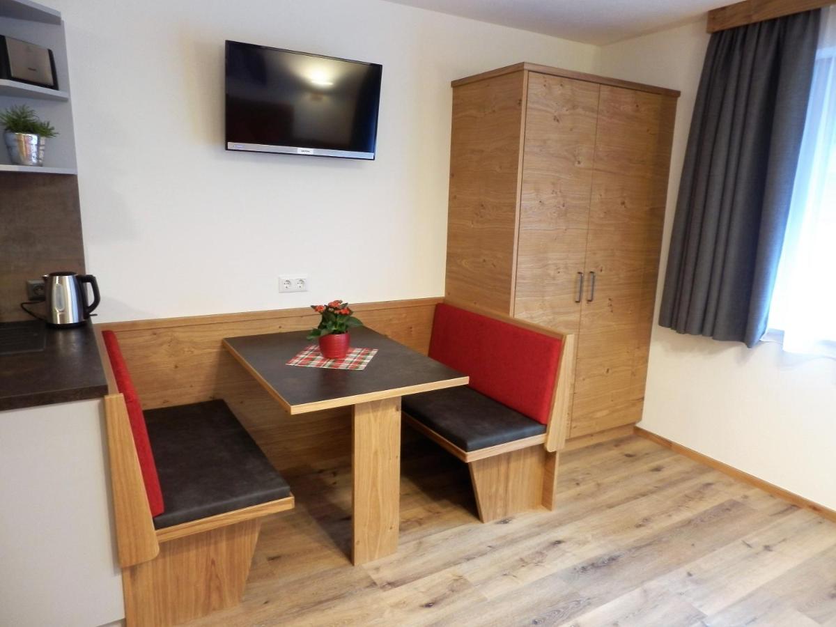 Apartamento Haus Alpenflora Flirsch Exterior foto